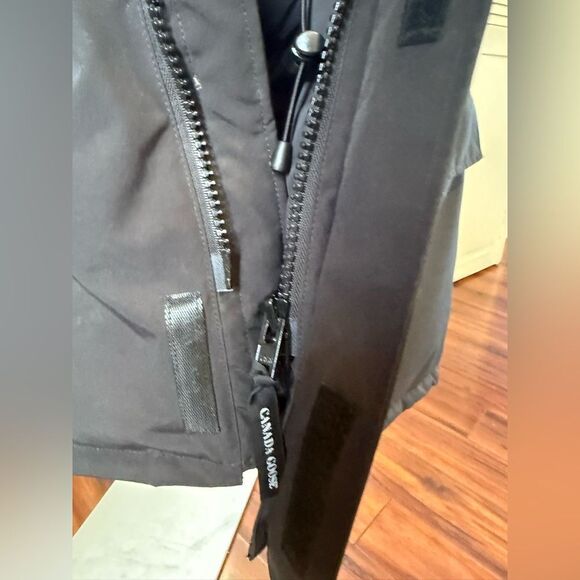 CANADA GOOSE LANGFORD PARKA (L) - Picture 9 of 17